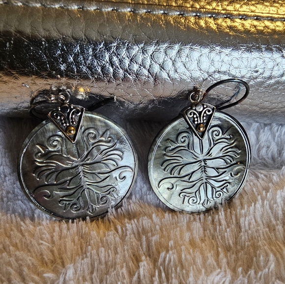 Margot Mckinney Bali 18k Gold Sterling Silver 925 MOP Art Nouveau Dangle 1.25” - Picture 5 of 6